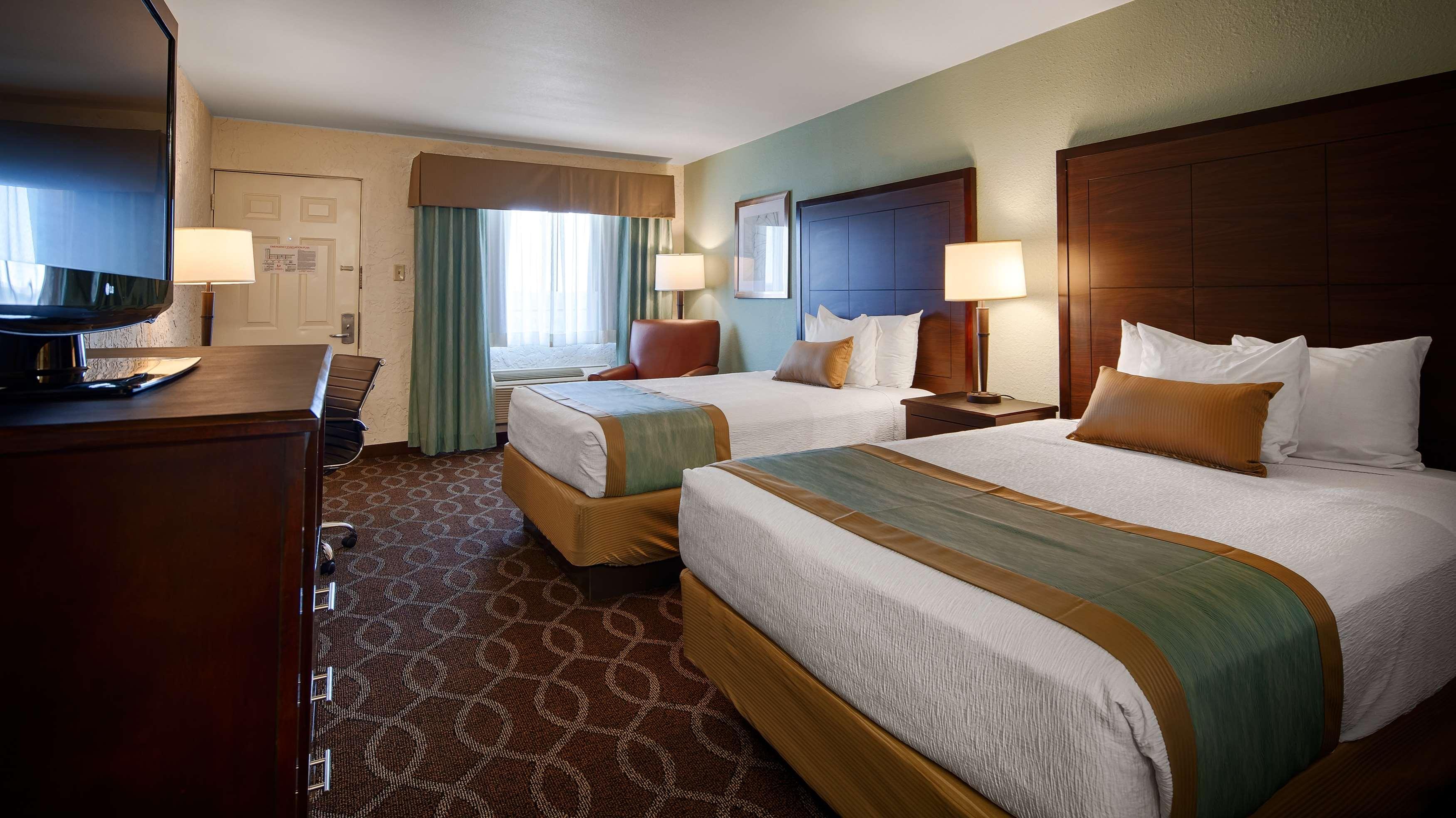 Quality Inn Clinton North Екстериор снимка