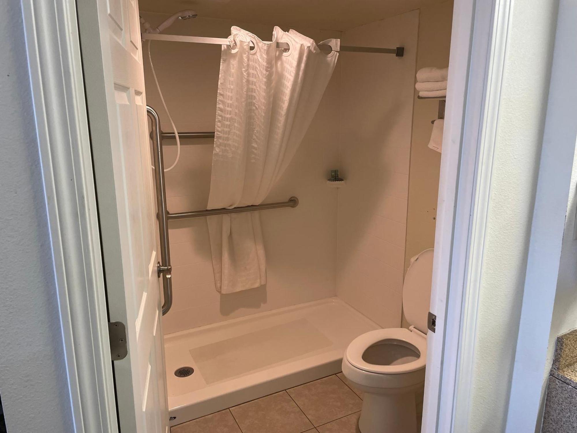 Quality Inn Clinton North Екстериор снимка