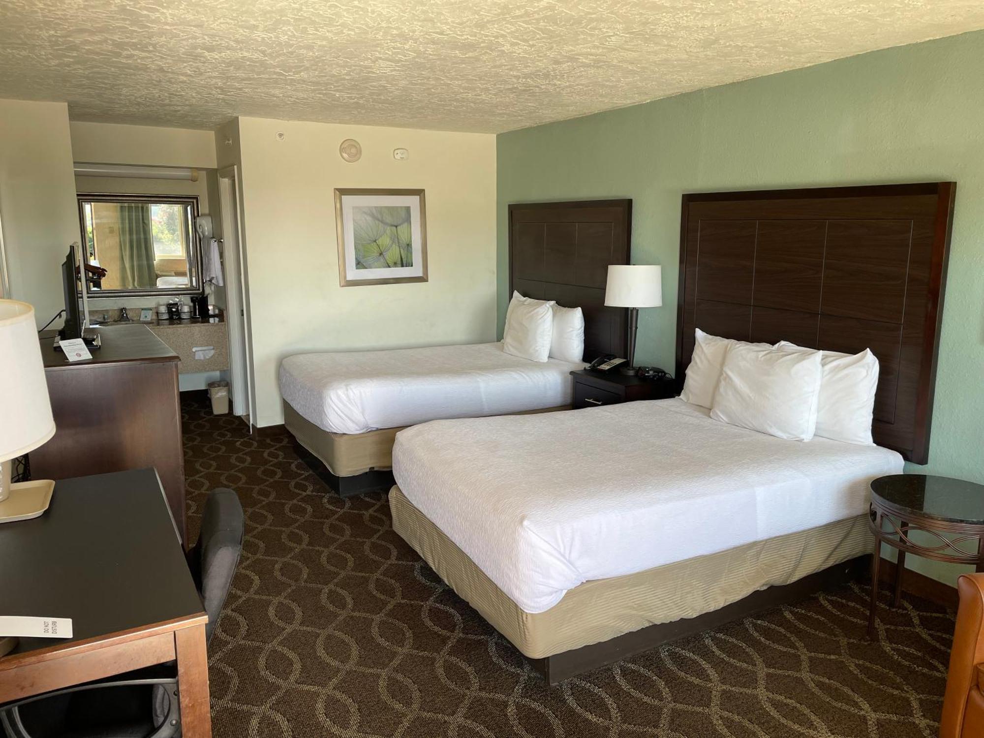 Quality Inn Clinton North Екстериор снимка