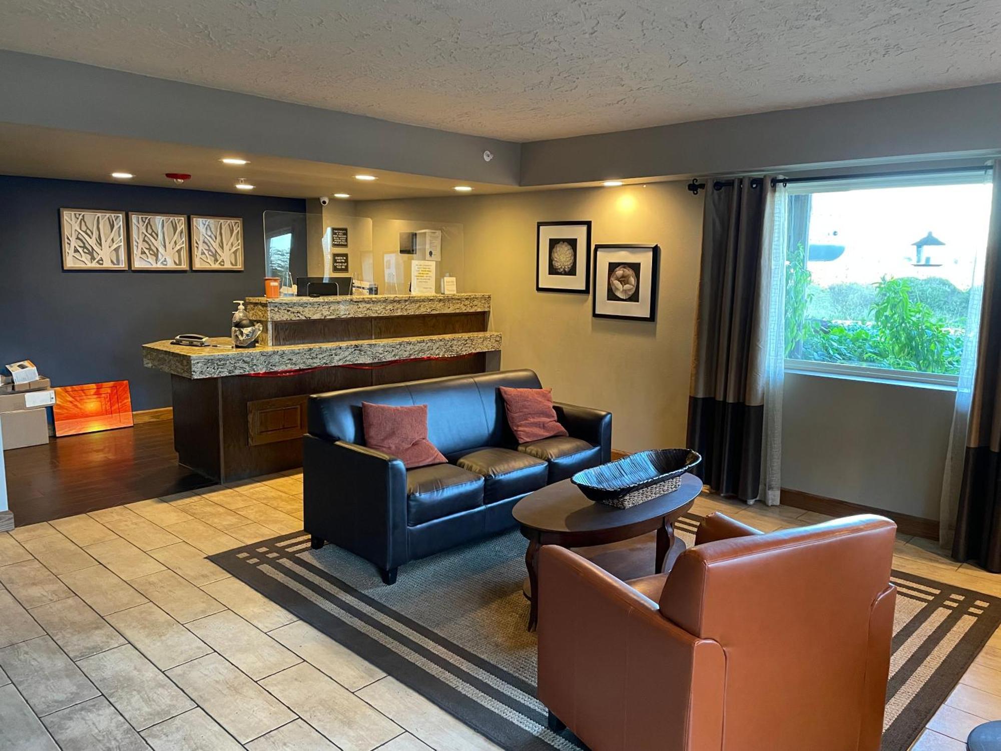 Quality Inn Clinton North Екстериор снимка