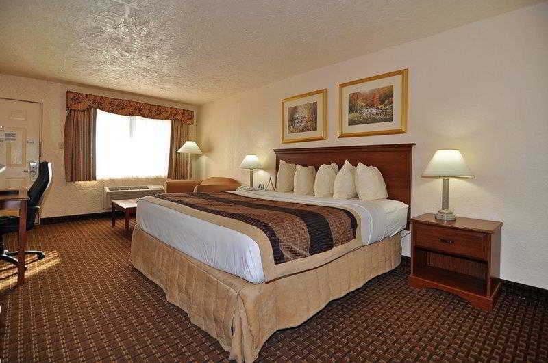 Quality Inn Clinton North Екстериор снимка