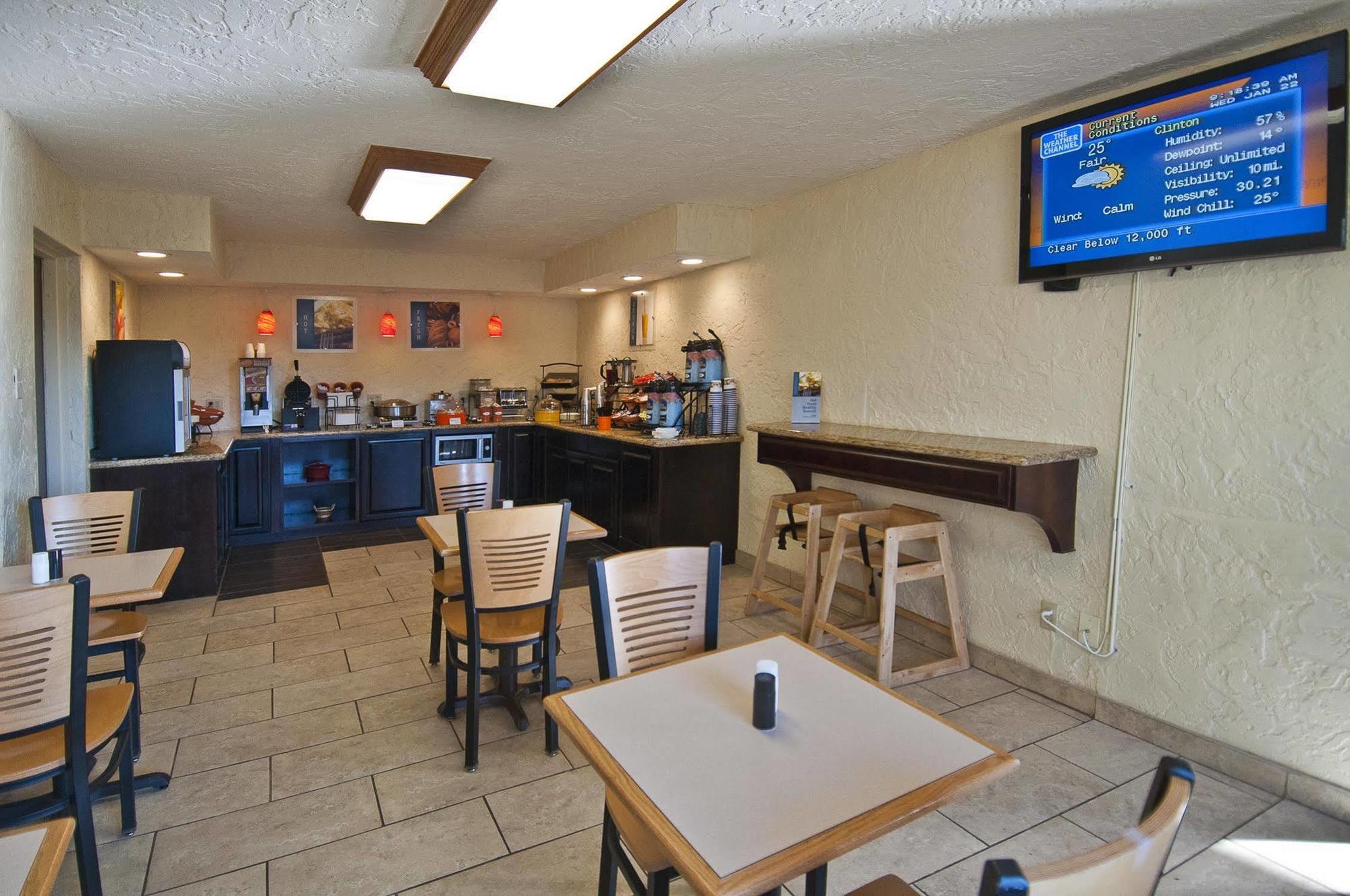 Quality Inn Clinton North Екстериор снимка