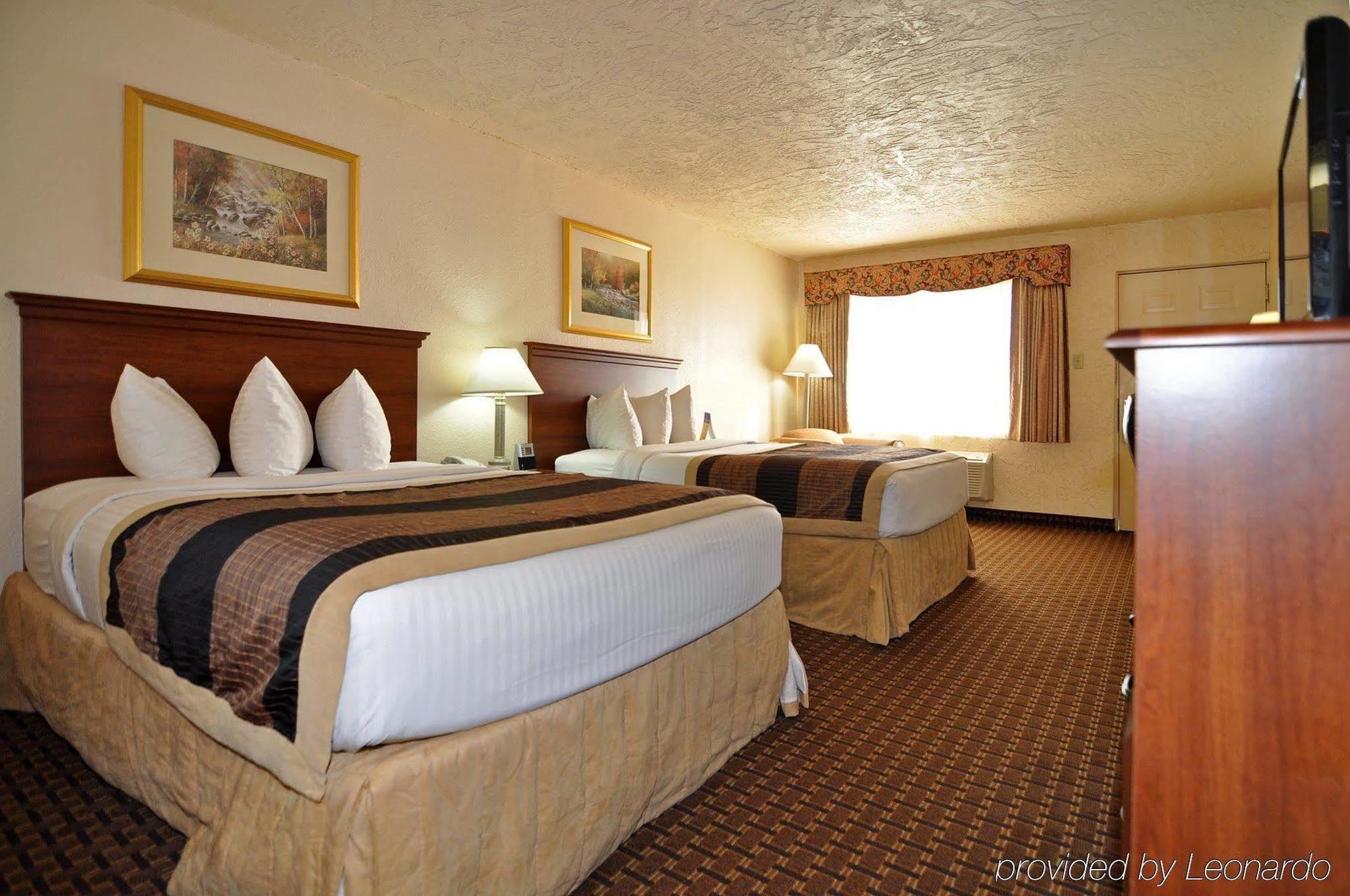 Quality Inn Clinton North Екстериор снимка